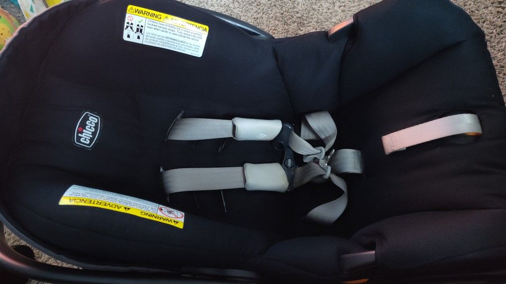 Chicco Baby Car Seat With Base