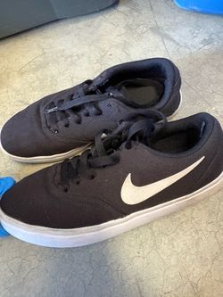 Boys Nike shoes, size 5