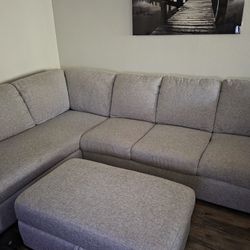 Sectional Couch With Ottoman 