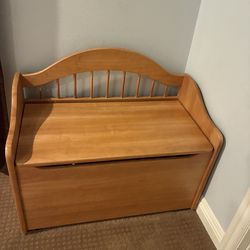 Wood chest