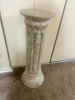 Classical fluted columns pedestal plant stand  32”H 10” round top details in photos pickup Gaithersburg md20877