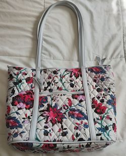 Vera Tote Bag in Vineyard Floral Print in Quilted Cotton