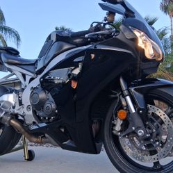 2011 HONDA CBR1000RR 