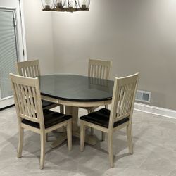 Dining Room Table and 4 Chairs 