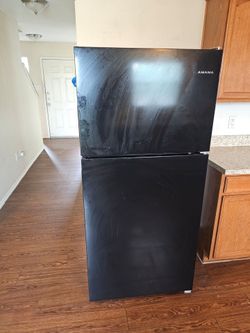 Amana https://offerup.com/redirect/?o=YmxhY2sudG9w Freezer Refrigerator
