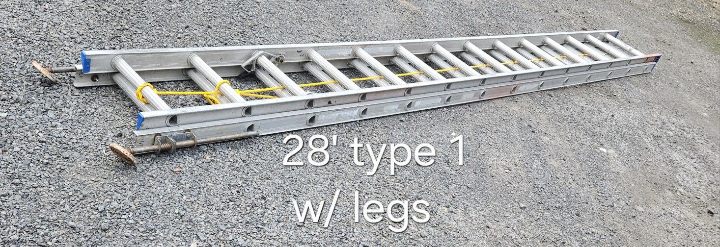 28' Werner aluminum ladder-type 1(250#)-w/spring loaded legs 
