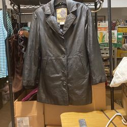 Men’s Sz Small Long Tailed Leather Jacket!