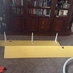 2 Free Hanging shelves 