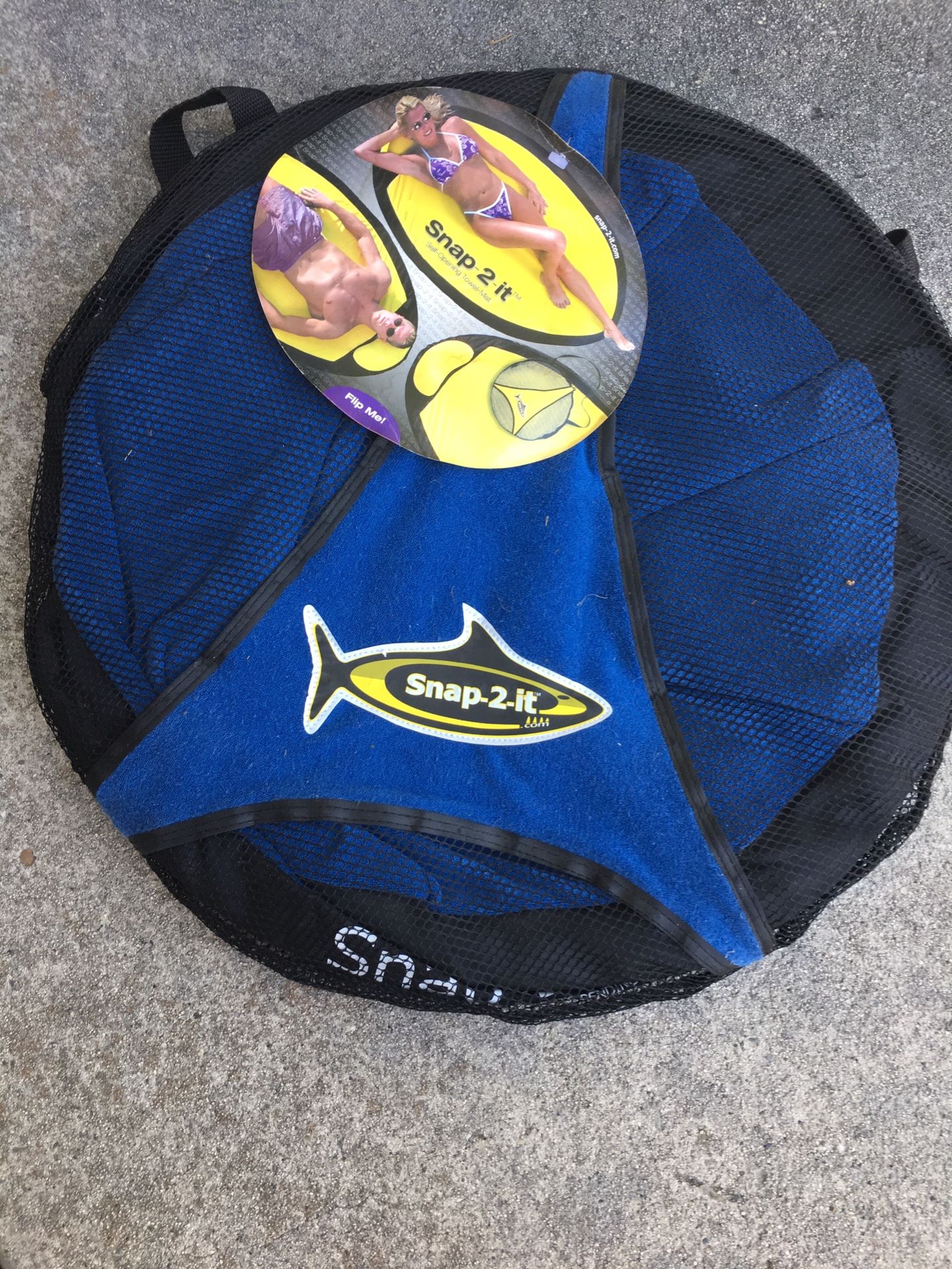Snap 2 it beach mat new