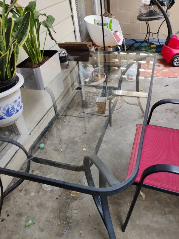 Patio/Outdoor Glass Table &Red Woven Chairs Set