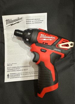 Milwaukee M12 Cordless Screwdriver (new)