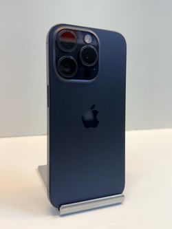 Apple iPhone 15 PRO 128gb. ( Unlocked Phone )