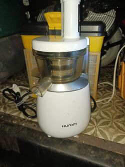 Hurom HP Slow Juicer
