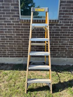 DEWALT 6-foot fiberglass A-frame step ladder, model DXL3110-06.