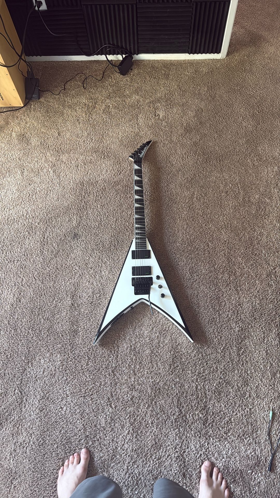 Flying V guitar EMG Bridges