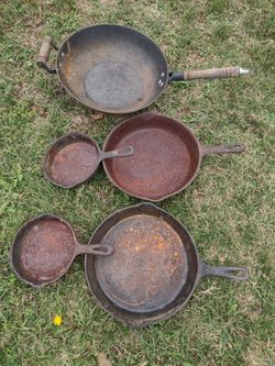 IRON PAN METAL  SETt $15.  VINTAGE