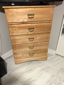 Dresser
