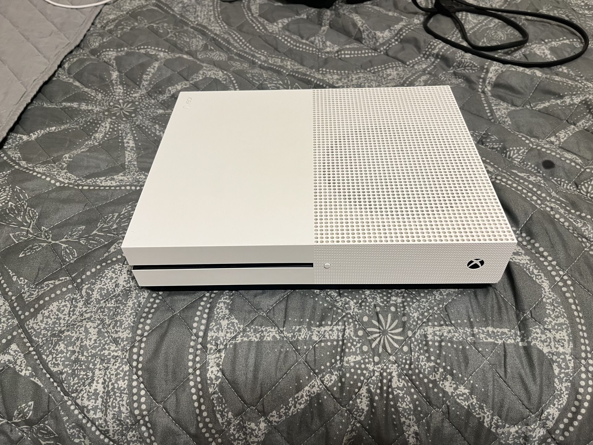 xbox one s + monitor
