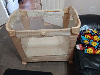 Travel Lite Crib With Stages