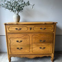 Vintage Provencal-Style Wood Dresser – Dovetail Drawers