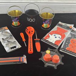 Halloween Items , Baskets, Cookies Cutting, Bags All For $5