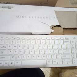 White Mini Keyboard 