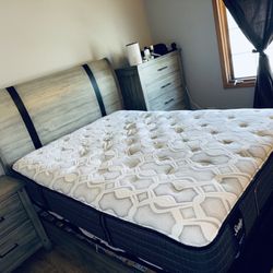 **Sealy Posturepedic Mattress  With FREE Bedroom Set