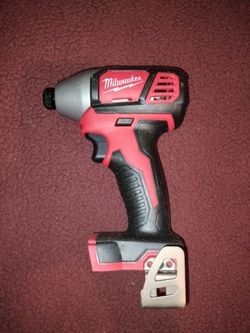 Milwaukee taladro impacto