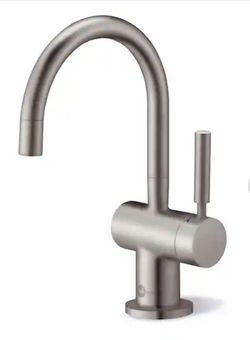 Instant hot water dispenser