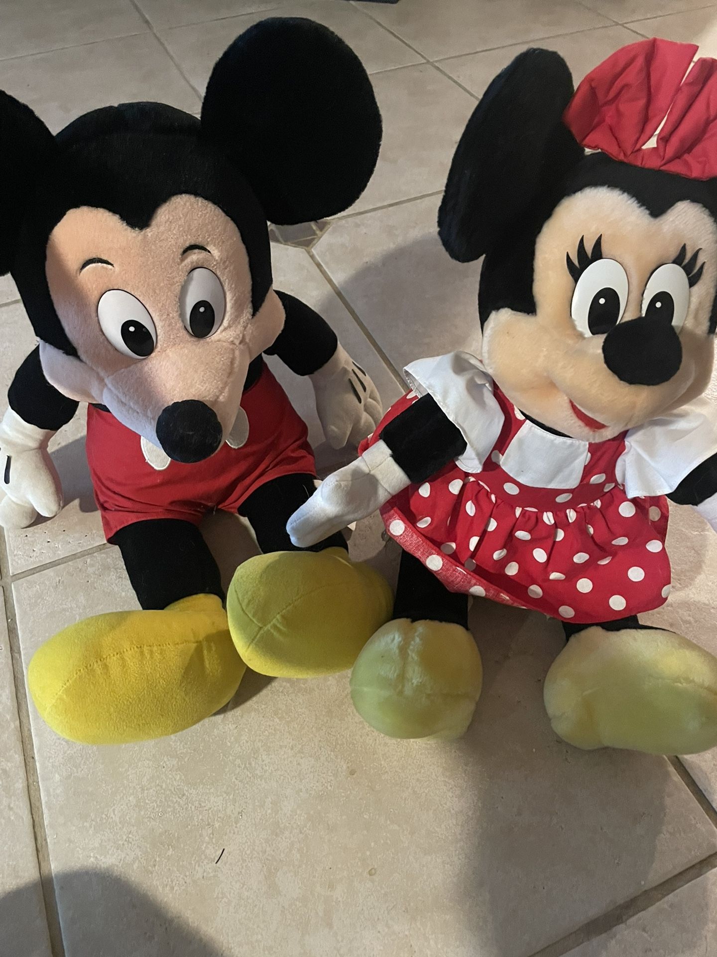 Big Minnie & Mickey Mouse