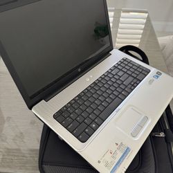 HP Laptop 17” Screen - Collectors  0 Insertion Bracket