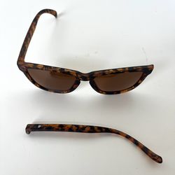 Fixer-Upper Goodr Sunglasses