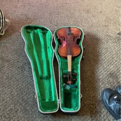 Used Classical Strings VN075 -1/4 Size Student Violin - Outfit