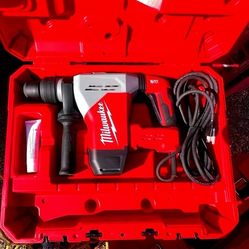 MILWAUKEE CORDED 1-9/16 IN SDS MAX ROTARY HAMMER 