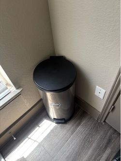 Trash can
