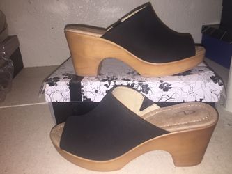 Women’s new wedges size 7.5