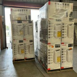 AIR CONDITIONER PORTABLE TOSHIBA NEW IN BOX,6000 BTU FOR ROOM 300 SQ FT,3IN1 COMES WITH ALL ACCESSORIES FIR ANY QUESTION TEXT ME PLEASE