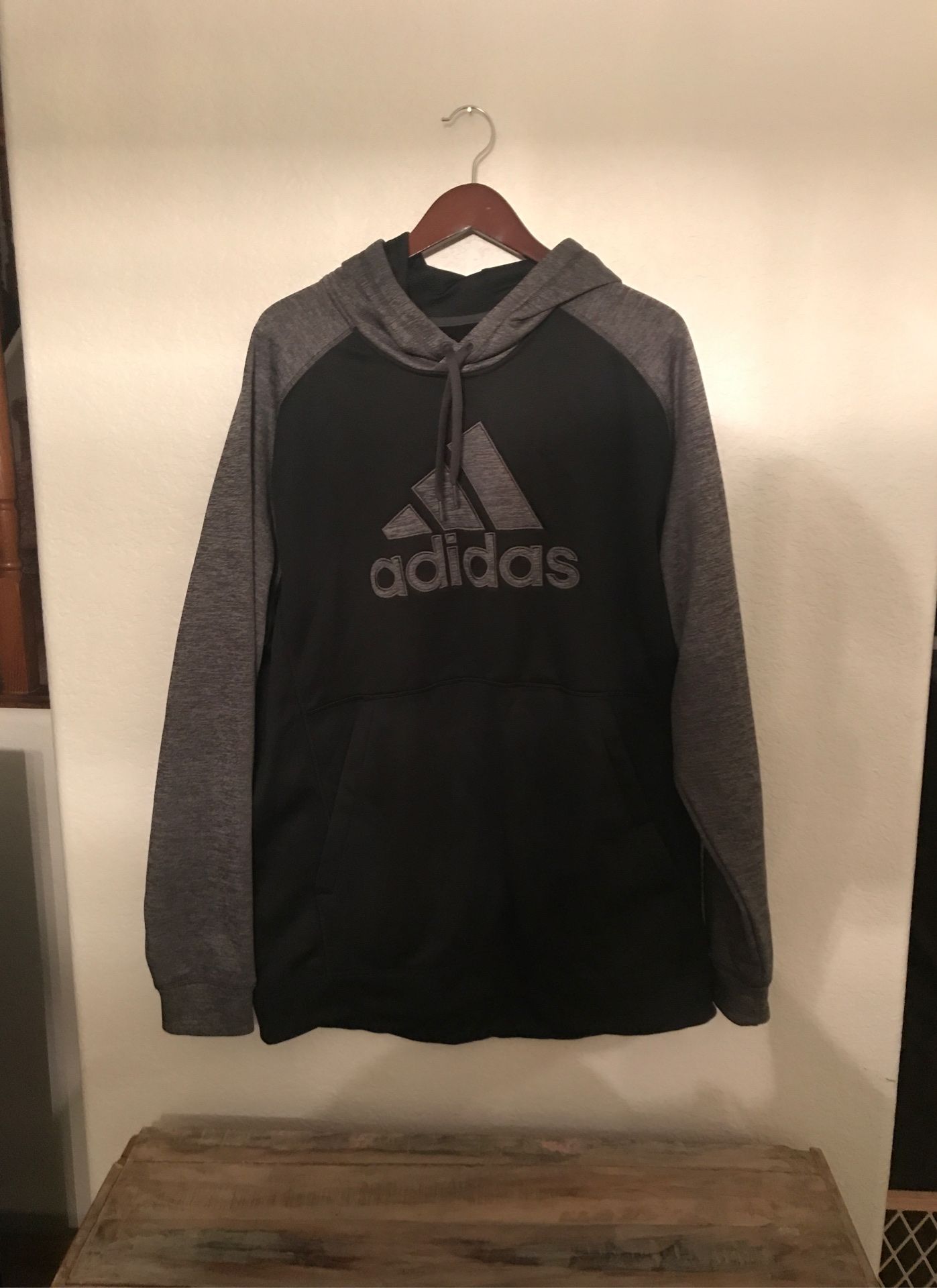 Mens Adidas Hoodie 2XLT “Like-new”