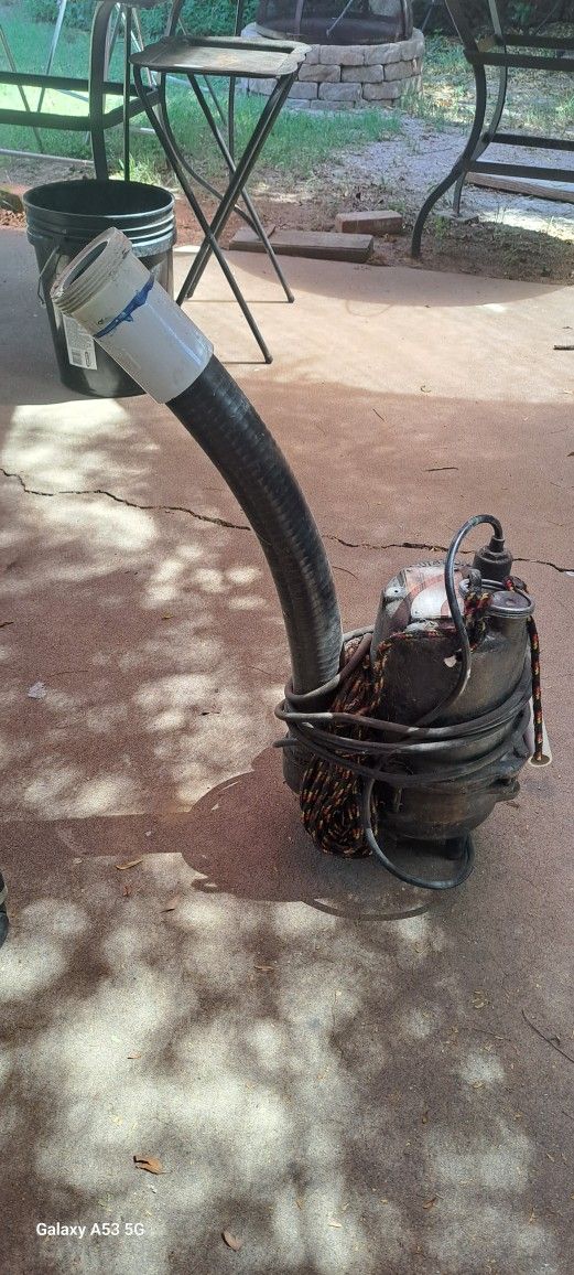 HEAVY DUTY SUBMERGABLE PUMP 120v