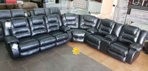 FINANCING & DELIVERY AVAILABLE: Ashley Black Leather Sectional