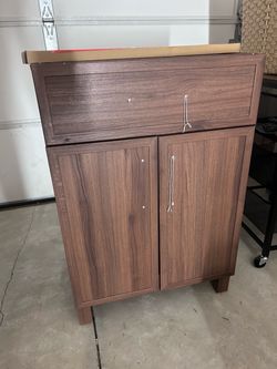 ✨ Beautiful Modern Bathroom Vanity for Sale! ✨