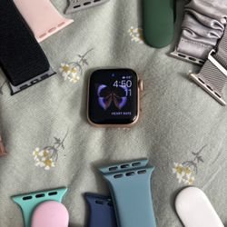 Apple Watch 6 With Accessories 