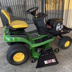John Deere S140 48 in. 22 HP V-Twin Gas Hydrostatic Riding Lawn Mower