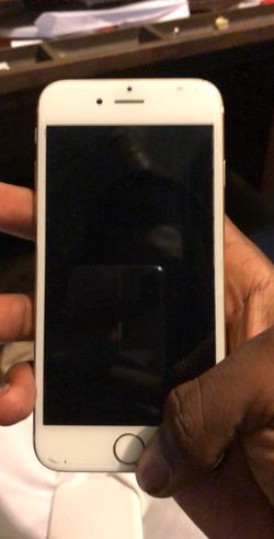 iPhone 6S ***SCREEN NEEDS TO BE REPLACED**