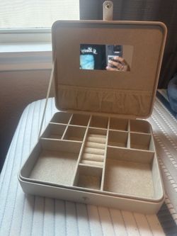 Hives & Honey Jewelry Box