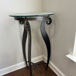 Mini stand table