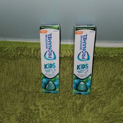2 Toothpaste Sensodyne Kids 4oz Bubble Twist
