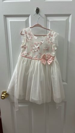 Girl’s dress