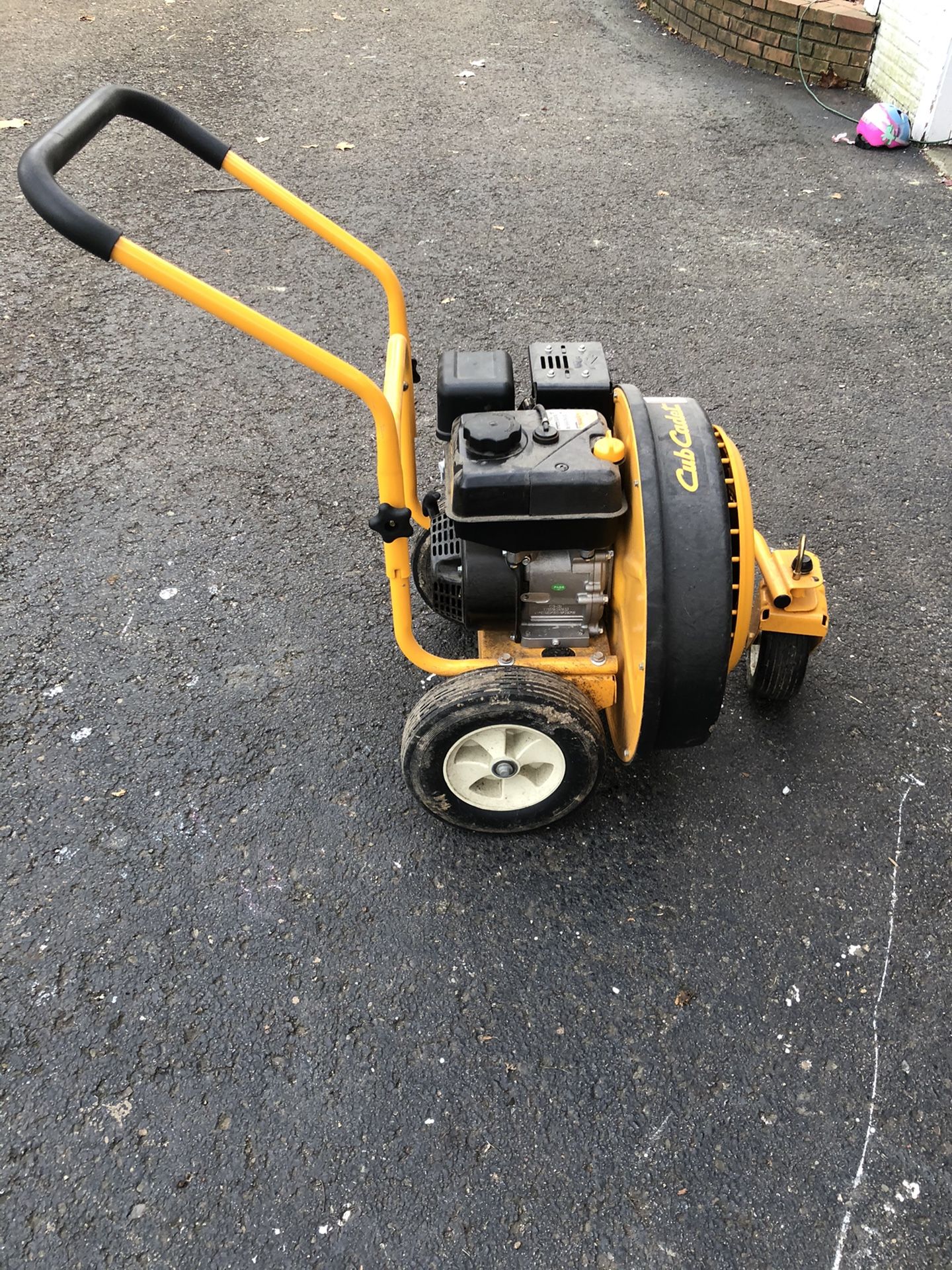 Cub Cadet JS 1150 Leaf Blower for Sale in Granville, OH OfferUp