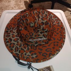 Supreme GORE-TEX Rain Hat
Leopard